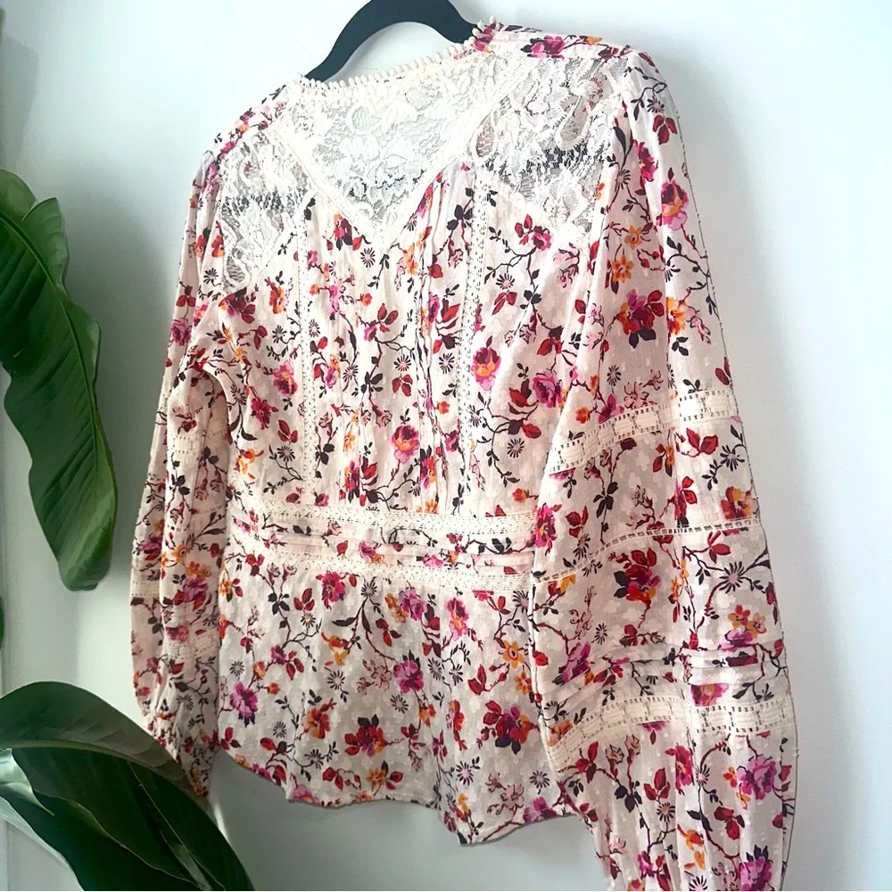 Anthropologie Puff-Sleeved Lace Buttondown - Pink Floral blouse